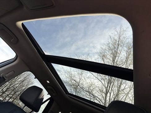 Used 2025 Honda Pilot Touring image 33