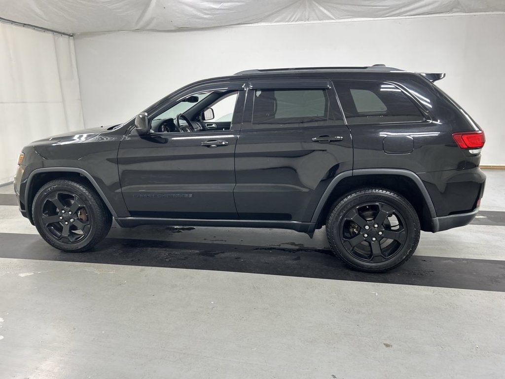 Used 2018 Jeep Grand Cherokee Laredo AWD/4WD image 6
