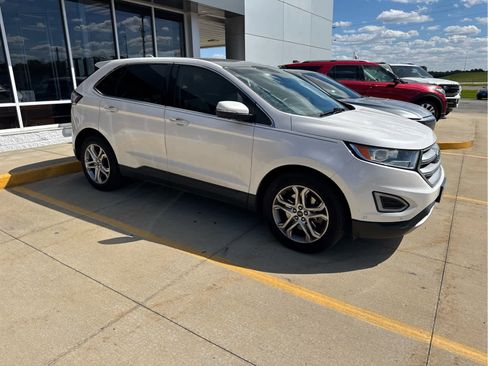 Used 2016 Ford Edge Titanium w/ Equipment Group 302A AWD/4WD image 4