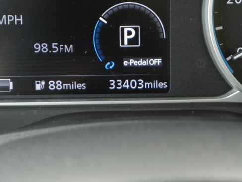 Used 2018 Nissan Leaf SV w/ SV Technology Package FWD image 30
