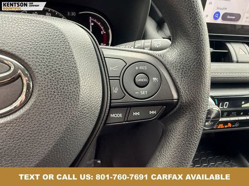Used 2025 Toyota RAV4 XLE AWD/4WD image 18