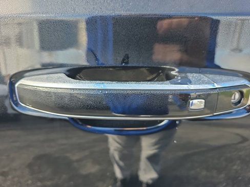 Used 2023 Chevrolet Tahoe High Country image 12