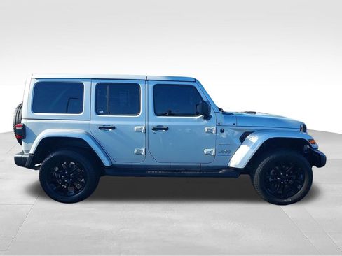 Used 2023 Jeep Wrangler Unlimited Sahara w/ Cold Weather Group AWD/4WD image 6