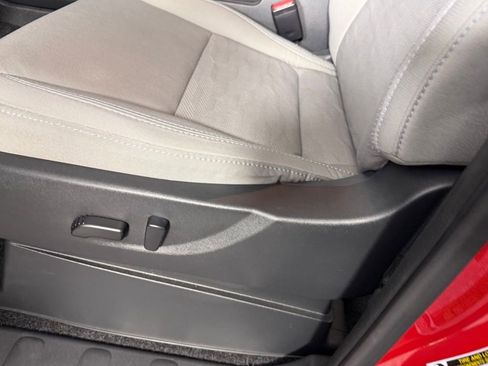 Used 2024 Nissan Frontier SV w/ SV Convenience Package image 24