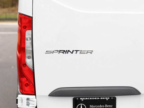 New 2025 Mercedes-Benz Sprinter 2500 image 18