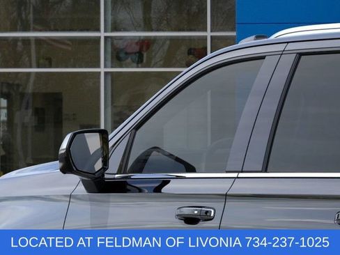 New 2025 Chevrolet Suburban Premier image 12