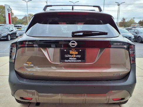 New 2026 Nissan Kicks SV w/ SV Premium Package image 9