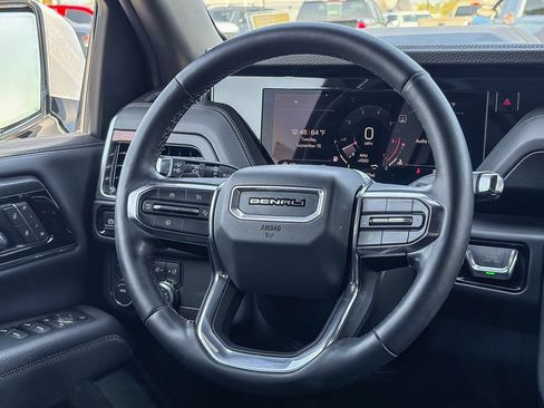 Used 2025 GMC Yukon Denali w/ Sun & Power Step Package AWD/4WD image 21