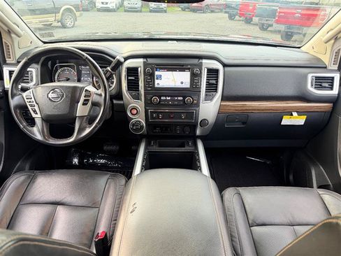 Used 2016 Nissan Titan SL AWD/4WD image 23
