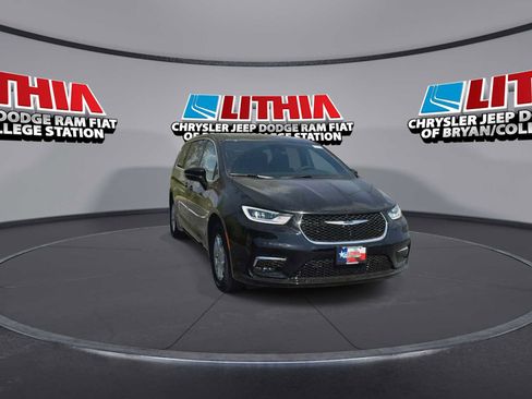 New 2026 Chrysler Pacifica Select FWD image 2