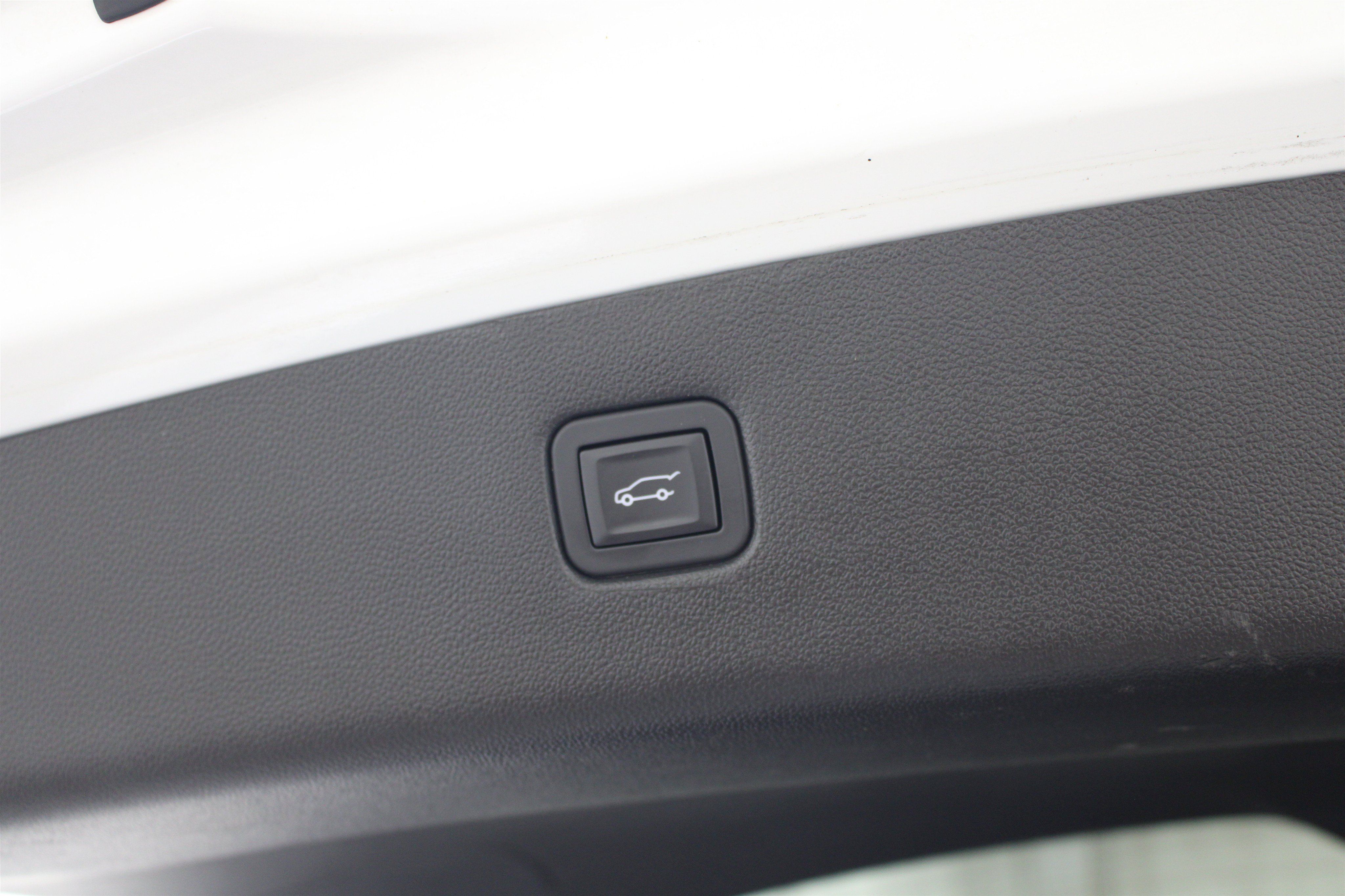Used 2020 Chevrolet Blazer LT FWD image 23
