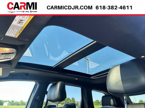 Used 2017 Jeep Grand Cherokee Limited w/ Luxury Group II AWD/4WD image 13