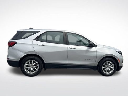 Used 2022 Chevrolet Equinox LS FWD image 7