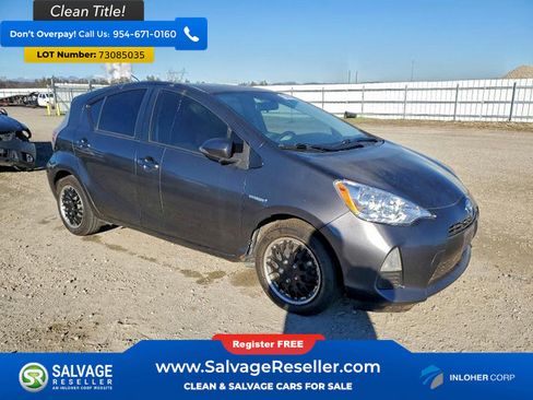 Used 2014 Toyota Prius C image 5