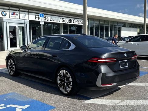 Used 2025 BMW 530i RWD image 5