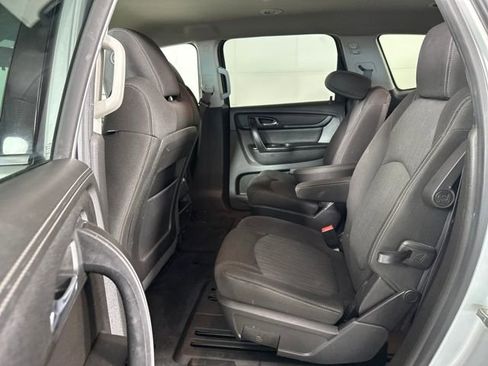 Used 2015 Chevrolet Traverse LT w/ Style and Technology Package image 24
