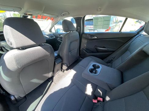 Used 2018 Chevrolet Cruze LT FWD image 21