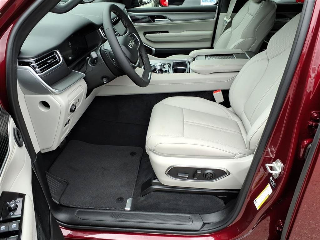 New 2026 Jeep Grand Wagoneer L Limited AWD/4WD image 12