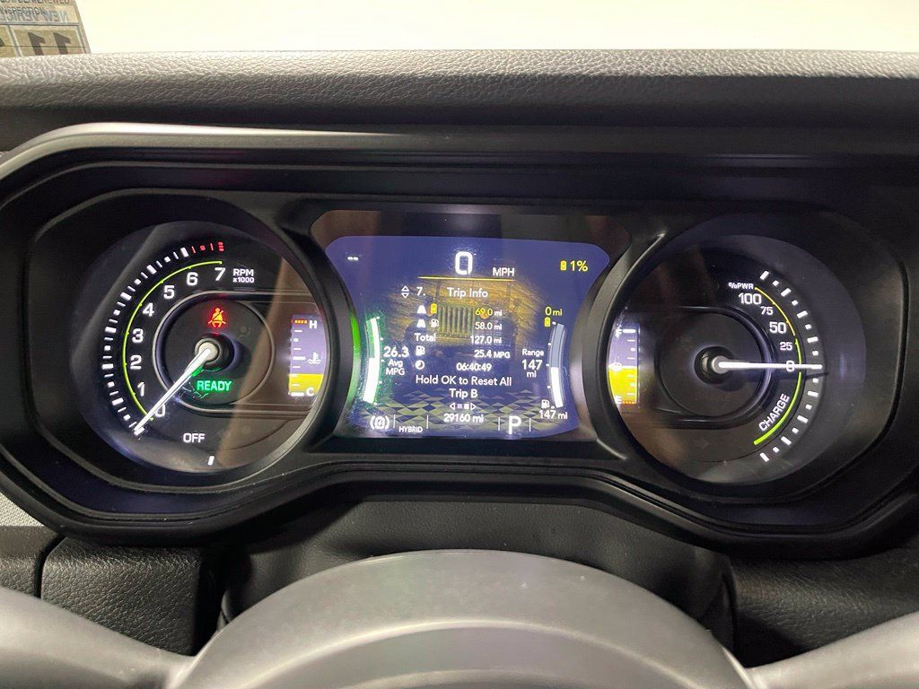 Used 2024 Jeep Wrangler Unlimited AWD/4WD image 32