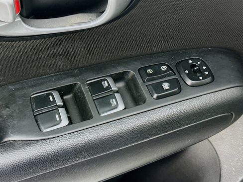 Used 2018 Kia Soul + FWD image 15