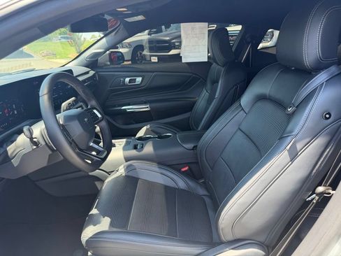 Used 2025 Ford Mustang GT Premium RWD image 14