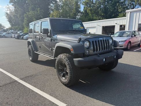 Used 2017 Jeep Wrangler Unlimited Rubicon w/ Connectivity Group AWD/4WD image 30