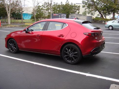 Used 2020 MAZDA MAZDA3 AWD Hatchback w/ Premium Pkg image 10