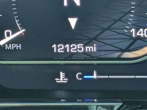 Used 2025 GMC Sierra 2500 SLT w/ SLT Convenience Package image 35