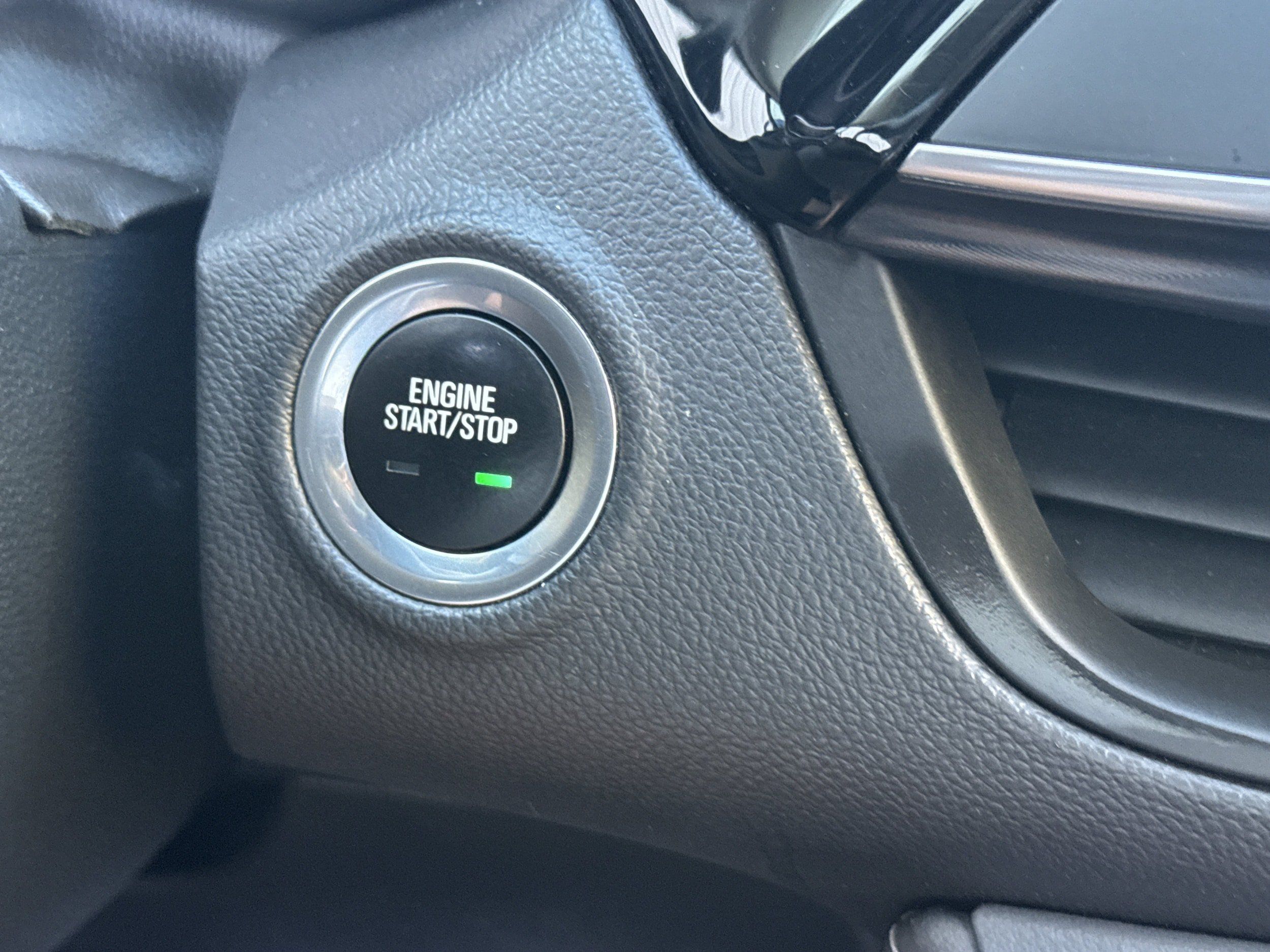 Used 2020 Buick Envision Essence AWD/4WD image 22