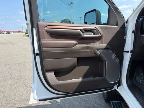 Used 2024 GMC Sierra 2500 Denali w/ Denali Reserve Package AWD/4WD image 13