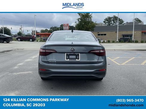 Used 2024 Volkswagen Jetta SE FWD image 5