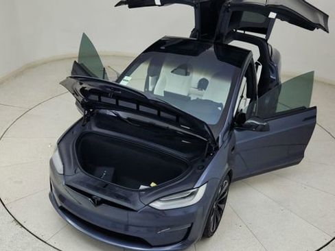Used 2022 Tesla Model X image 83