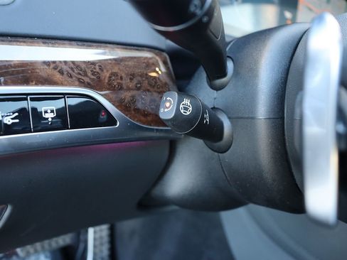 Used 2019 Mercedes-Benz S 560 Sedan w/ AMG Line Exterior image 62