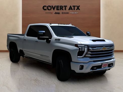 Used 2025 Chevrolet Silverado 2500 High Country w/ High Country Premium Package AWD/4WD image 7
