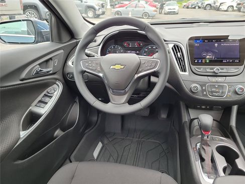 Used 2024 Chevrolet Malibu RS FWD image 11