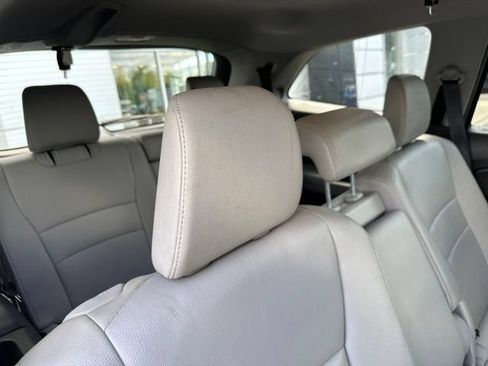 Used 2016 Honda Pilot Touring image 17