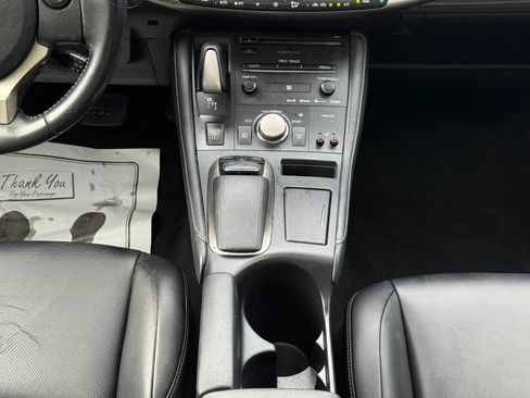 Used 2014 Lexus CT 200h FWD image 21