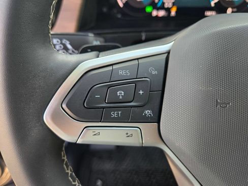 Used 2024 Volkswagen Atlas SE FWD image 13