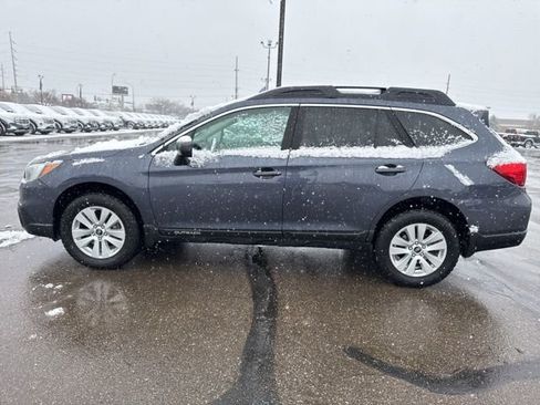 Used 2017 Subaru Outback 2.5i Premium image 7