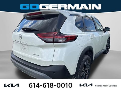 Used 2023 Nissan Rogue SV image 5