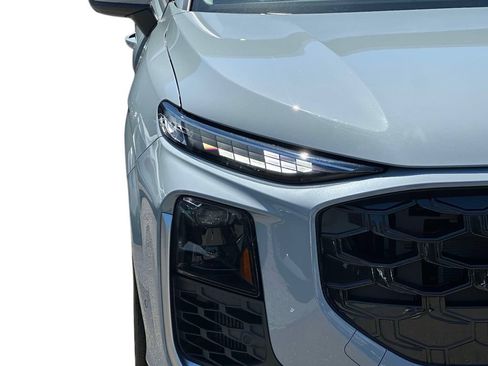 New 2026 Audi Q3 quattro 2.0T AWD/4WD image 26