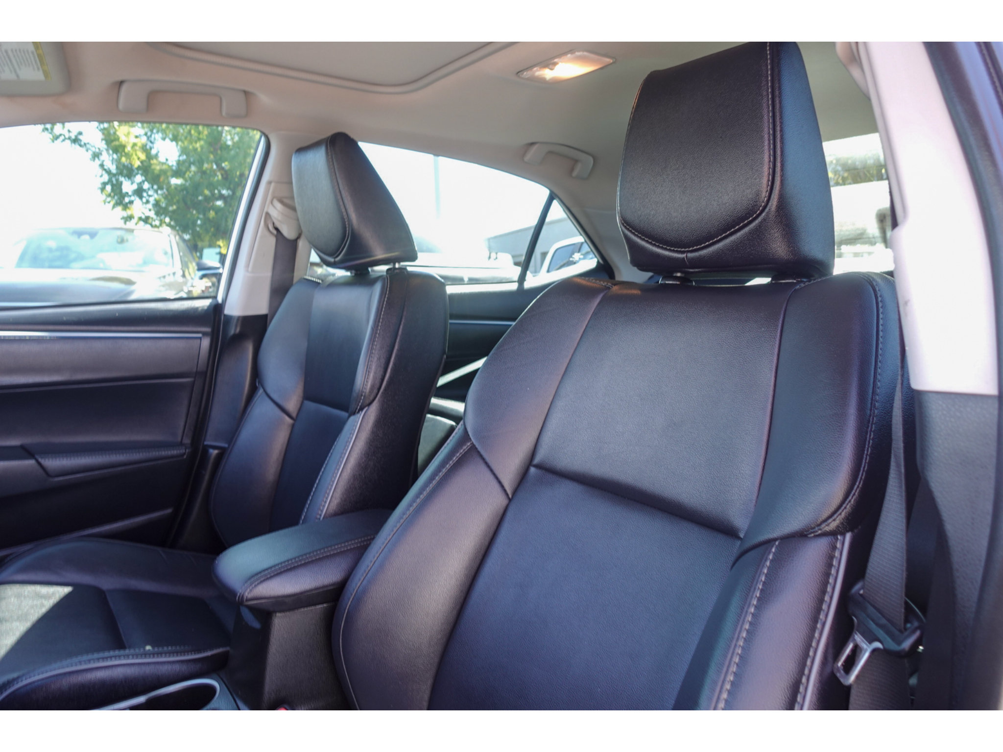 Used 2015 Toyota Corolla S Premium FWD image 10
