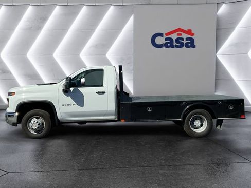 Used 2025 Chevrolet Silverado 3500 W/T image 4