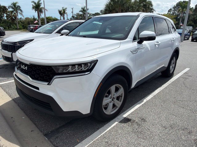Used 2023 Kia Sorento LX FWD image 1