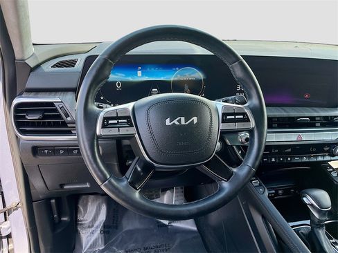 Used 2024 Kia Telluride SX Prestige image 11
