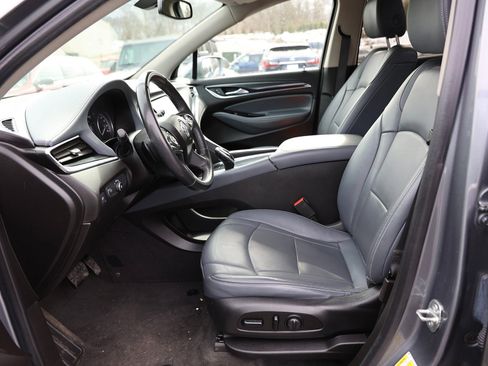 Used 2020 Buick Enclave Essence image 17