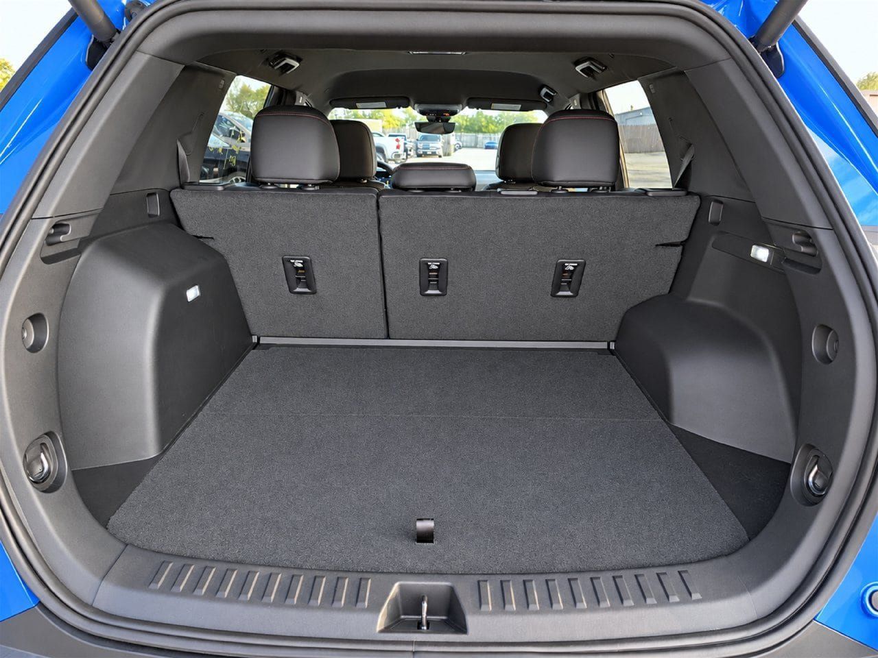 Used 2025 Chevrolet Equinox RS w/ Safety and Technology Package FWD image 28