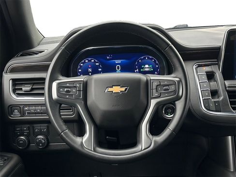 Used 2024 Chevrolet Suburban LT image 12