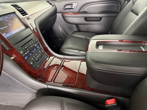 Used 2013 Cadillac Escalade EXT Premium AWD/4WD image 23
