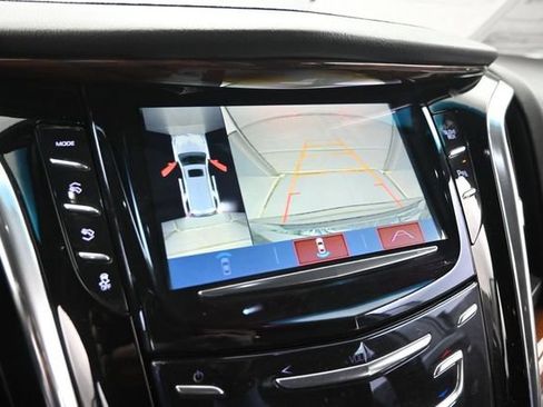 Used 2018 Cadillac Escalade ESV 4WD image 37